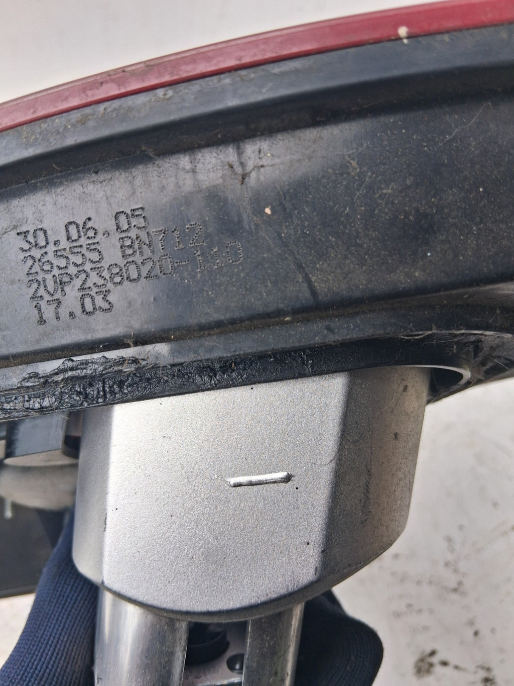 2005 NISSAN ALMERA NSR NEAR LEFT PASSENGER SIDE REAR LIGHT