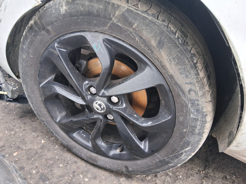 2019 VAUXHALL CORSA E 16 INCH ALLOY WHEEL WITH TYRE 195/55R16 REF 4