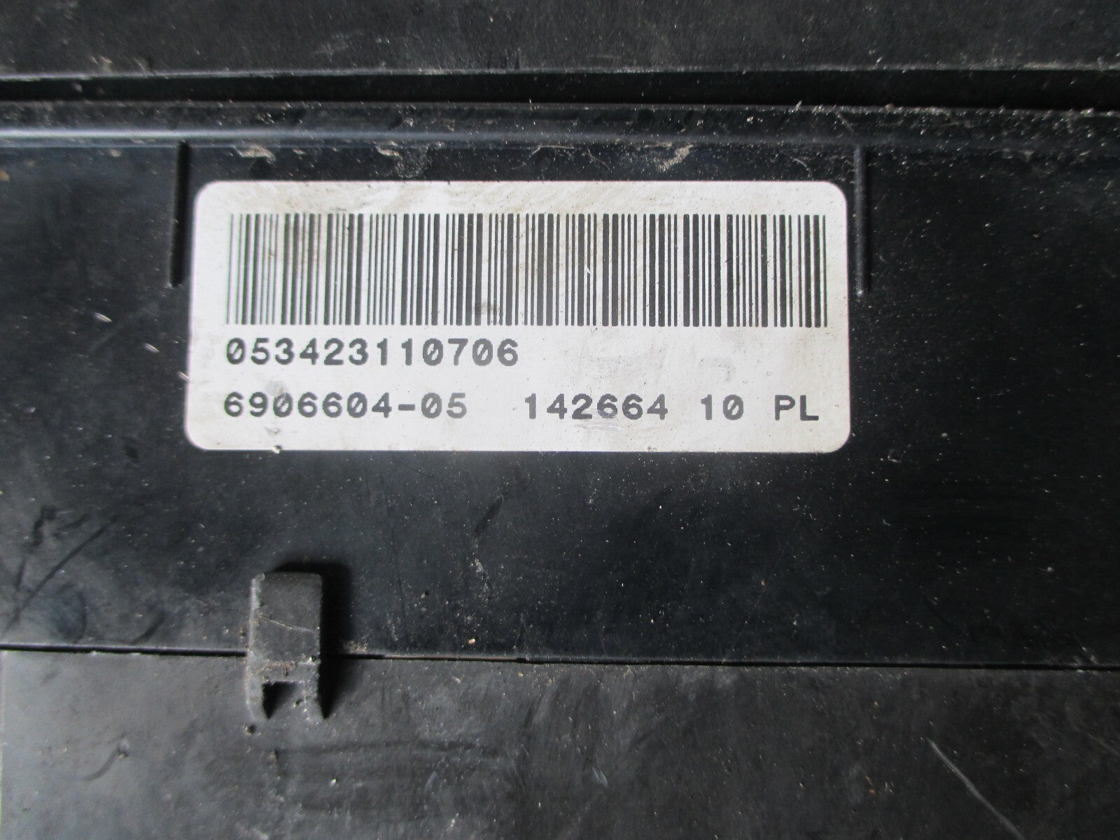 BMW MINI ONE R50 2005 ENGINE BAY UNDER BONNET FUSE BOX 690660405