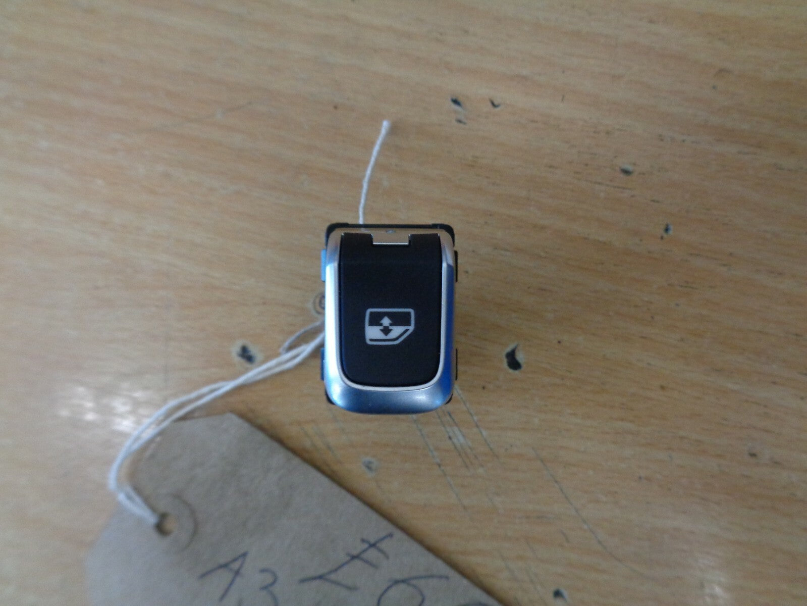 AUDI A3 2017 SINGLE WINDOW CONTROL SWITCH BUTTON SILVER BLACK 8V0959855C