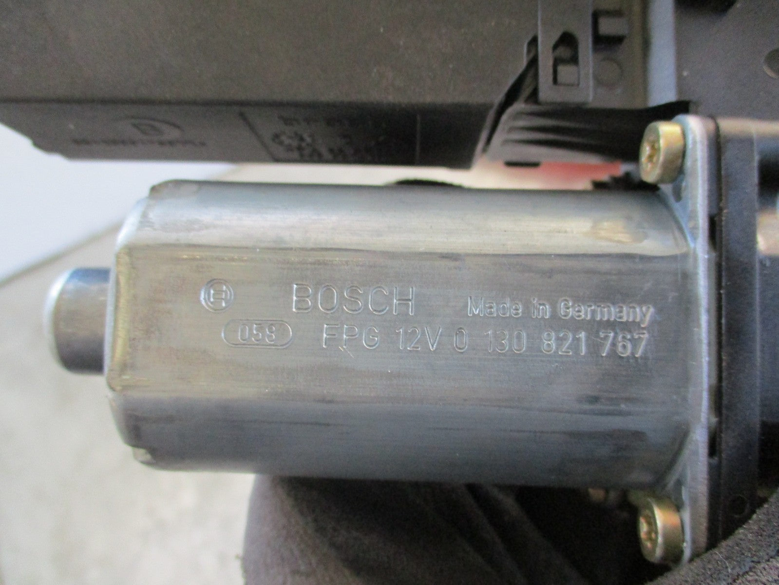 PEUGEOT 307 NSF PASSENGER SIDE FRONT WINDOW MOTOR 9637130980