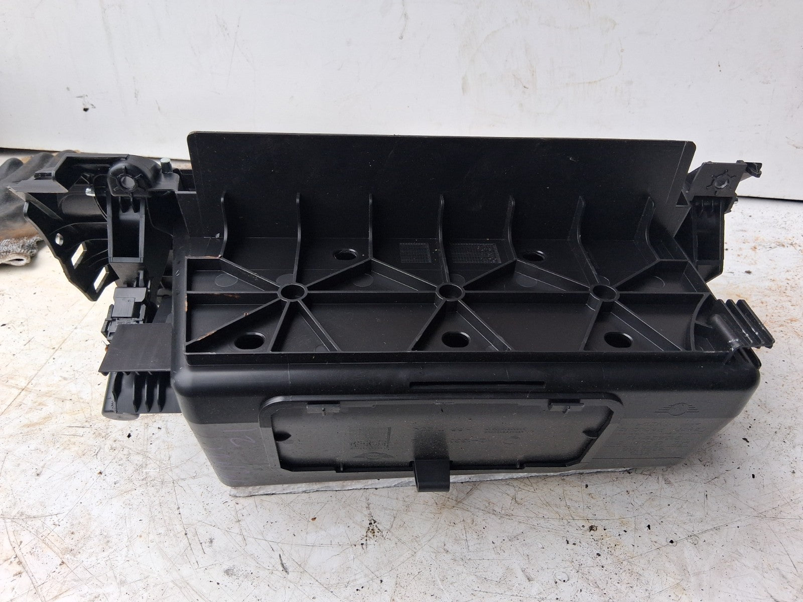 2021 BMW MINI COUNTRYMAN F60 DASHBOARD GLOVE BOX STORAGE COMPARTMENT 9332766