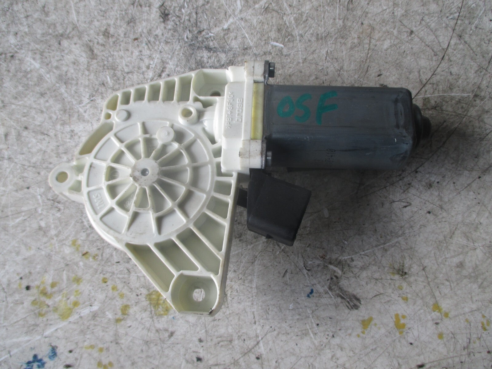 MERCEDES A CLASS W176 2016 OSF DRIVER SIDE FRONT DOOR WINDOW MOTOR A61041113