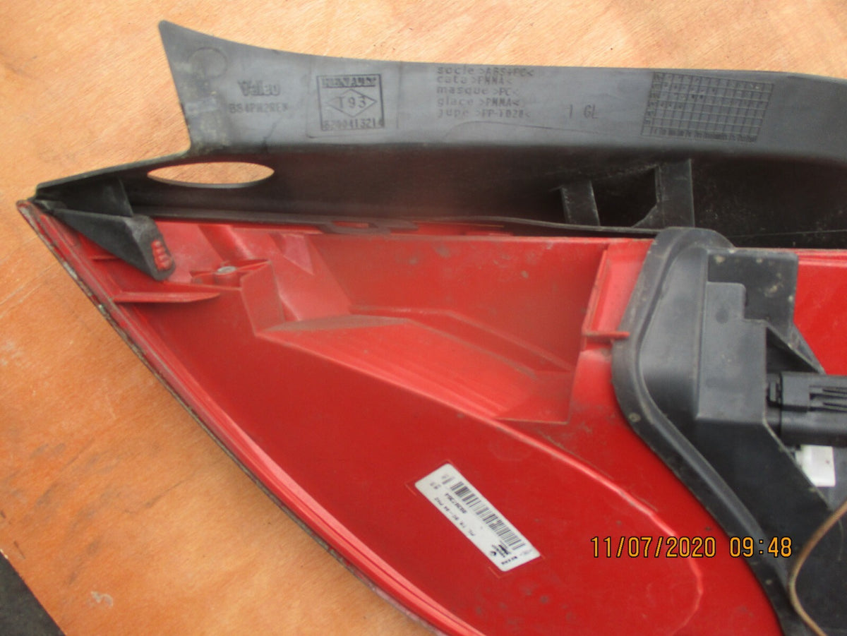 RENAULT MEGANE MK2 2006 5 DOOR PASSENGER SIDE REAR TAIL LIGHT