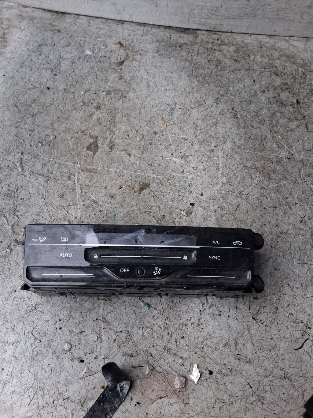 2022 VW VOLKSWAGEN POLO MK6 TAIGO  HEATER CLIMATE CONTROL SWITCH 2GN907044