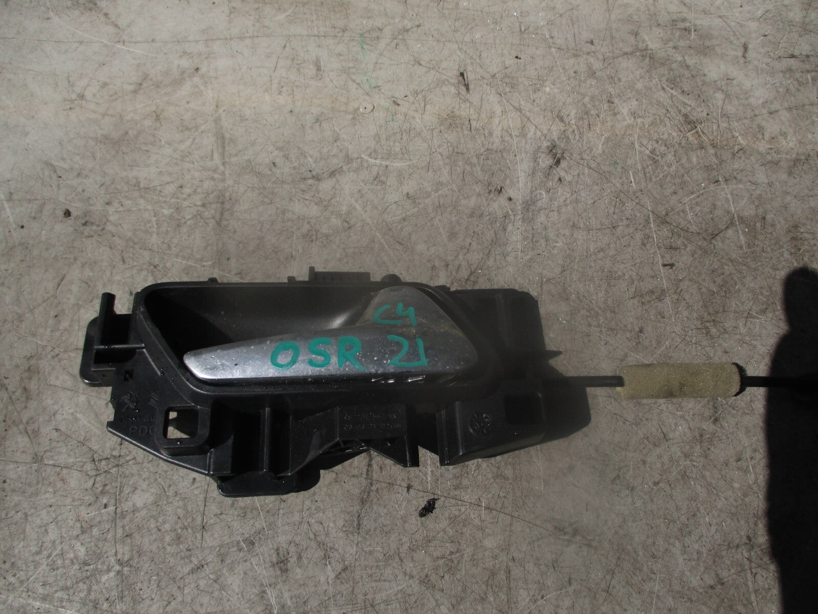 2021 CITROEN C4 MK3 OSR DRIVER REAR DOOR LOCK & INTERIOR DOOR HANDLE 9832797380