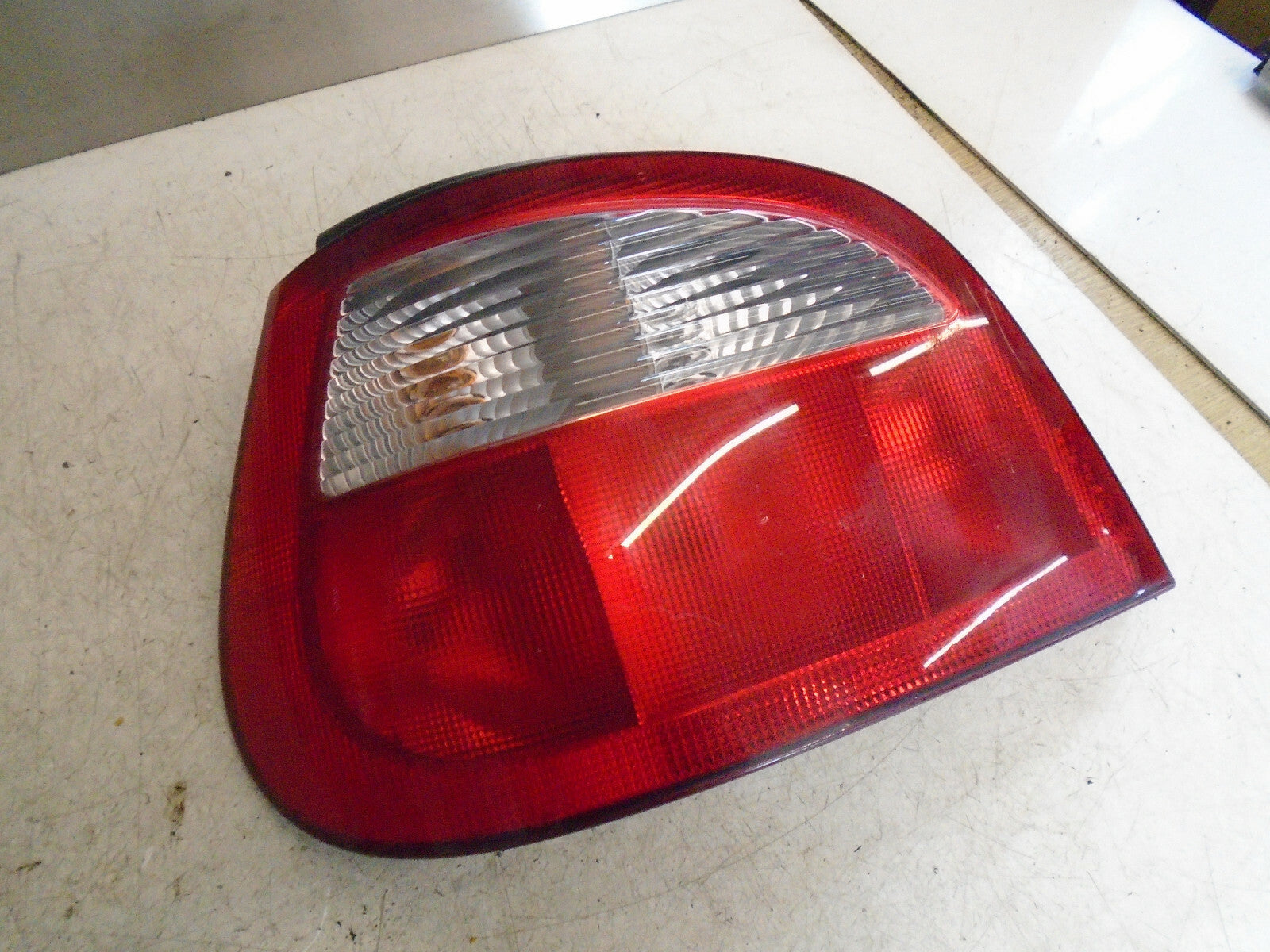 RENAULT MEGANE MK1 1996 NSR PASSENGER SIDE REAR TAIL LIGHT 7700428320