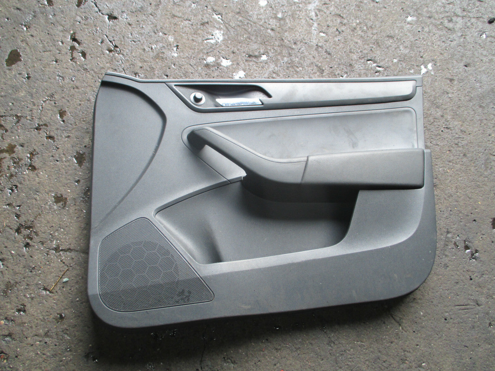 2017 SEAT TOLEDO MK4 KG OSF DRIVER SIDE FRONT DOOR CARD TRIM PANEL