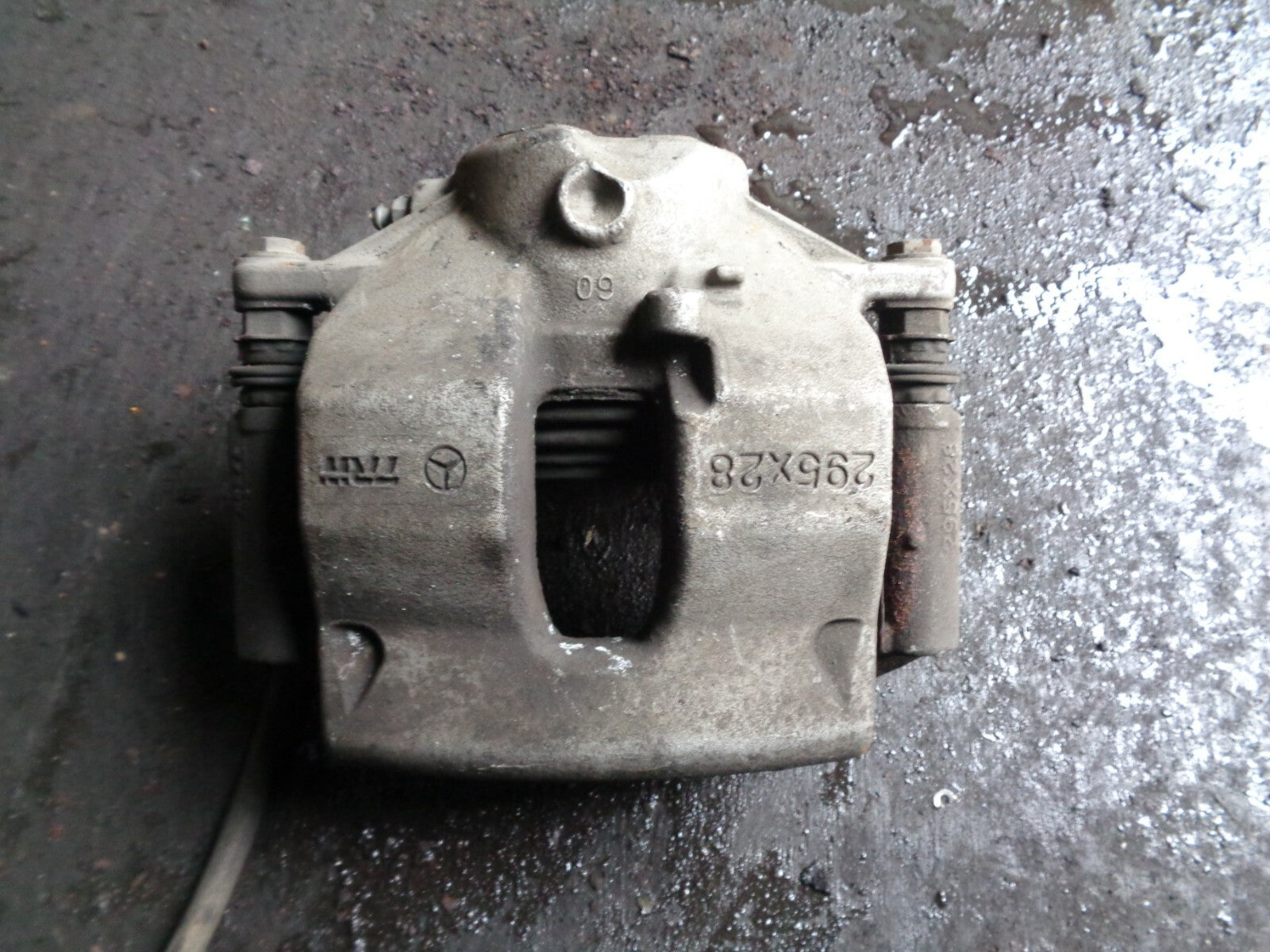 MERCEDES C220 CDI W204 2013 NSF PASSENGER SIDE FRONT BRAKE CALIPER UNIT 4109B