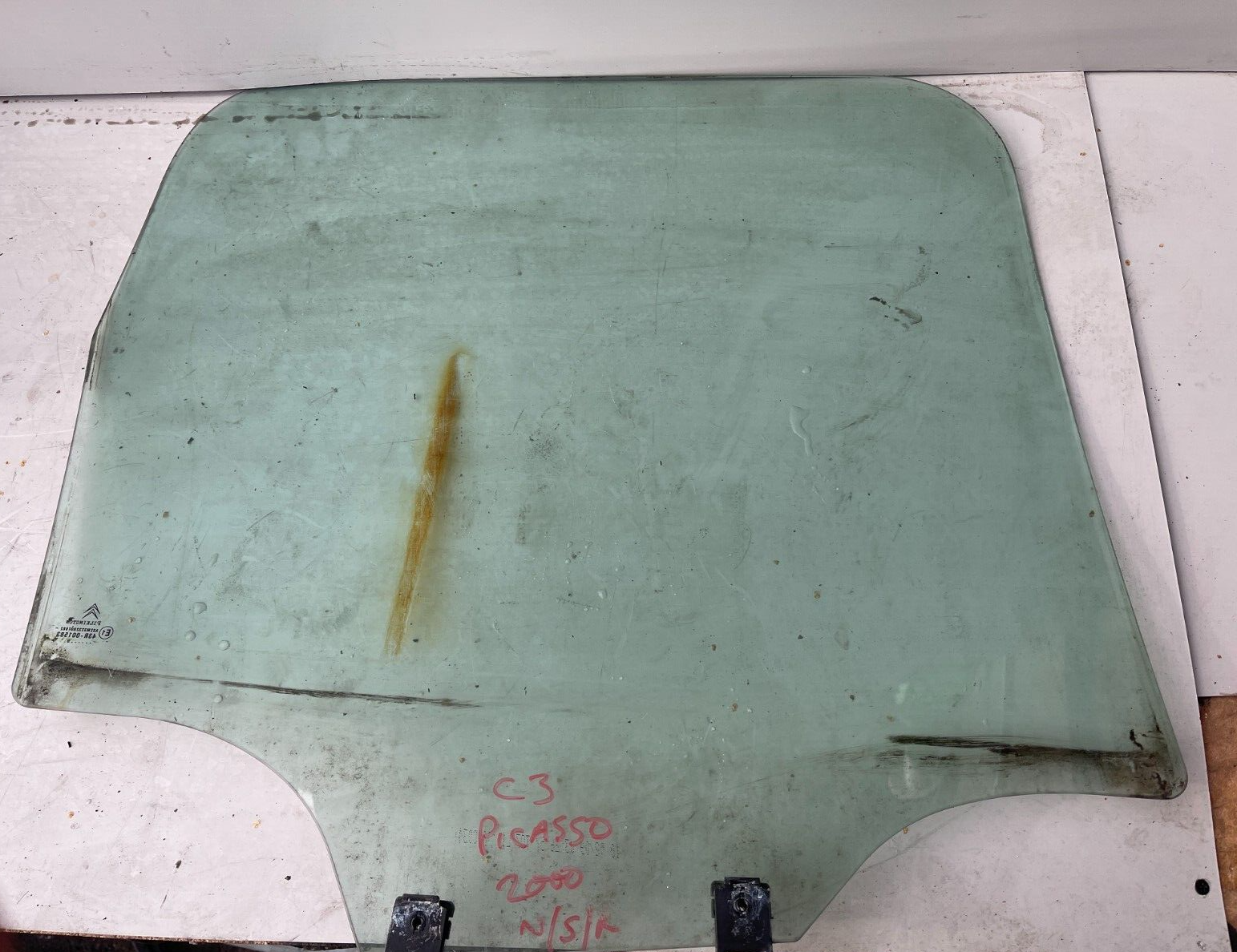 2009 C3 PICASSO NSF PASSENGERS SIDE DOOR DROP GLASS