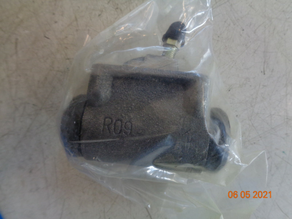 TOYOTA HILUX 5TH GEN 1988-1997 REAR WHEEL BRAKE CYLINDER PAGID 72126 NOS