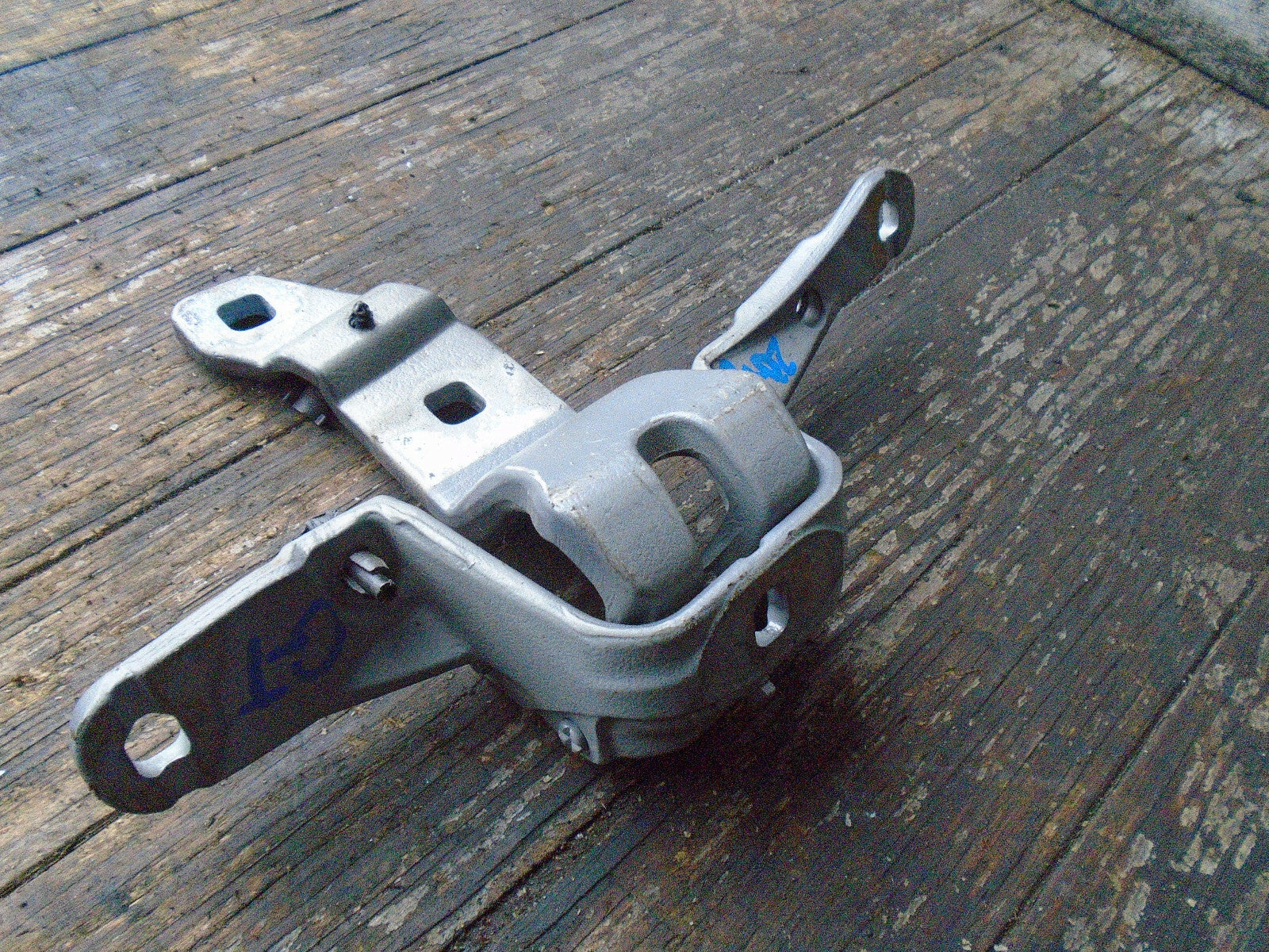 BMW 5 SERIES GT F07 2016 OSR DRIVER SIDE REAR TAILGATE HINGE 7200534