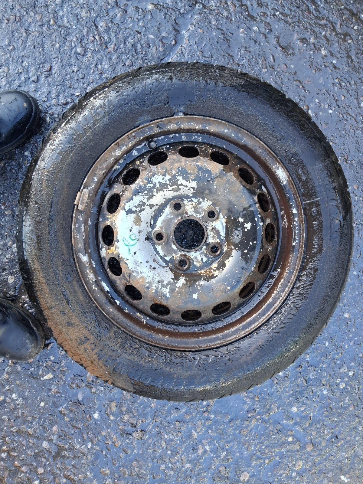 VW VOLKSWAGEN CADDY 2014 15 INCH STEEL WHEEL WITH TYRE 195/65R15 REF 2