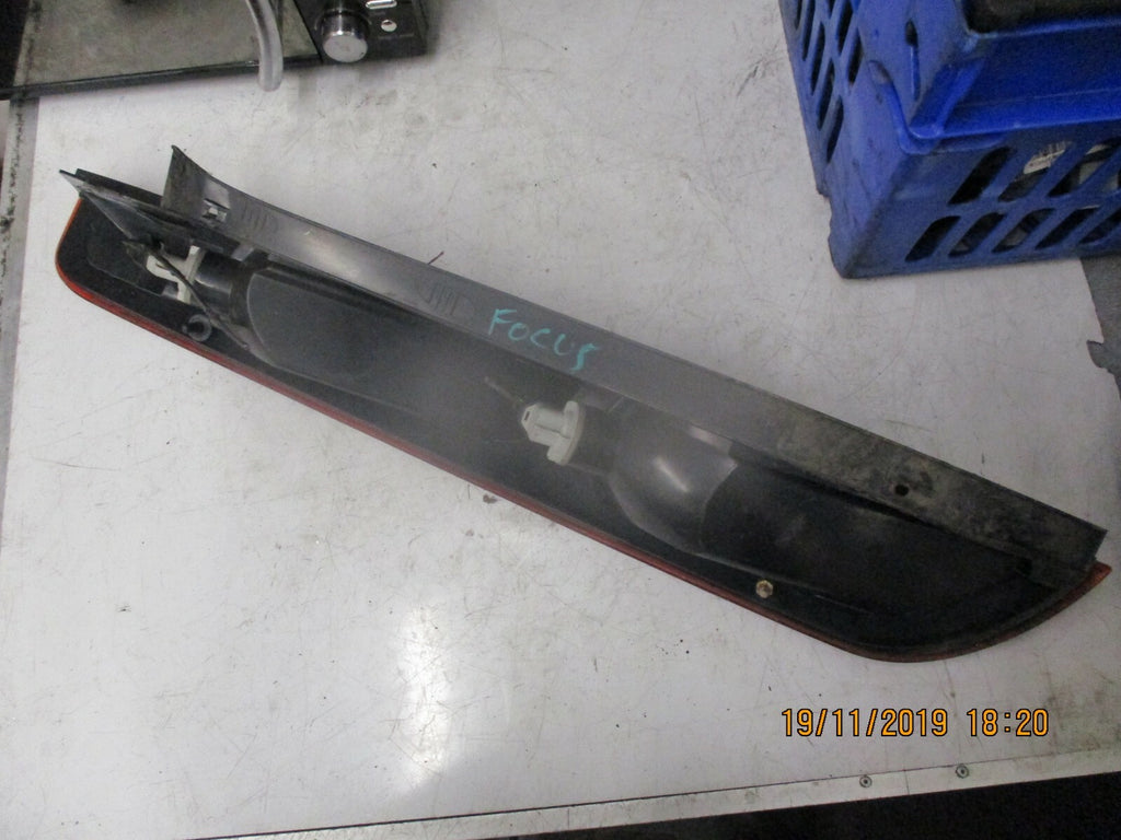 FORD FOCUS MK2 PRE FACELIFT 2005 OSR DRIVER SIDE REAR BRAKE STOP LIGHT
