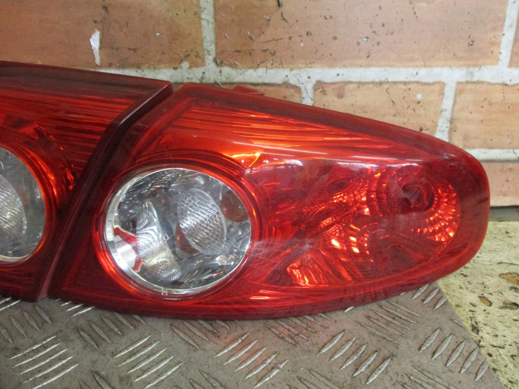 DAEWOO LACETTI 2005 OSR DRIVER SIDE INNER & OUTER REAR LIGHT CLUSTER BOOT LIGHT