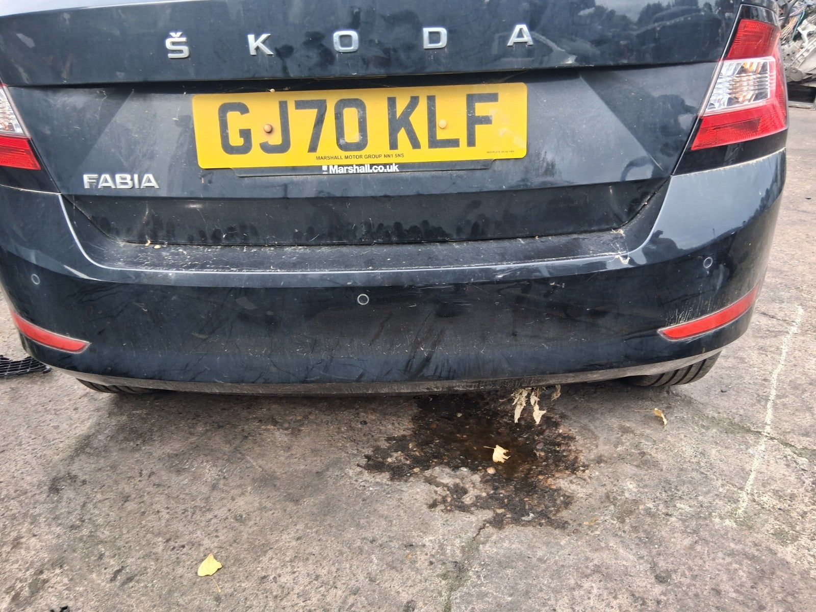 2020 SKODA FABIA MK3 NJ HATCHBACK COMPLETE REAR BUMPER WITH PDC SENSOR BLACK