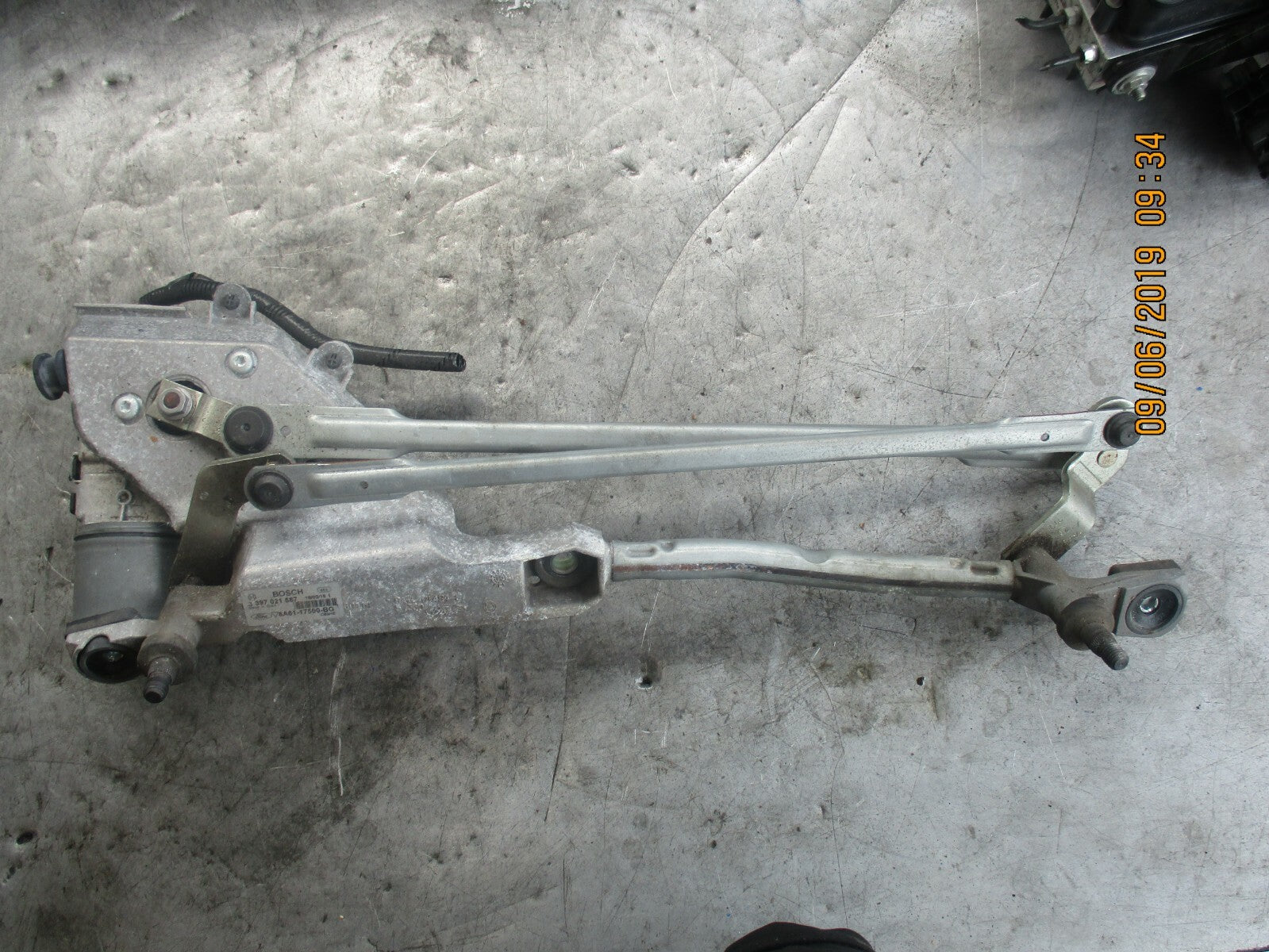 FORD FIESTA MK7 WINDSCREEN WIPER MOTOR LINKAGE 8A6117B571BB