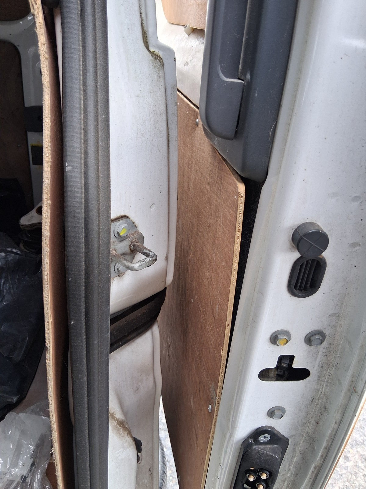 2018 NISSAN NV200 NS PASSENGER SIDE LEFT SLIDING DOOR LOCK MECHANISM