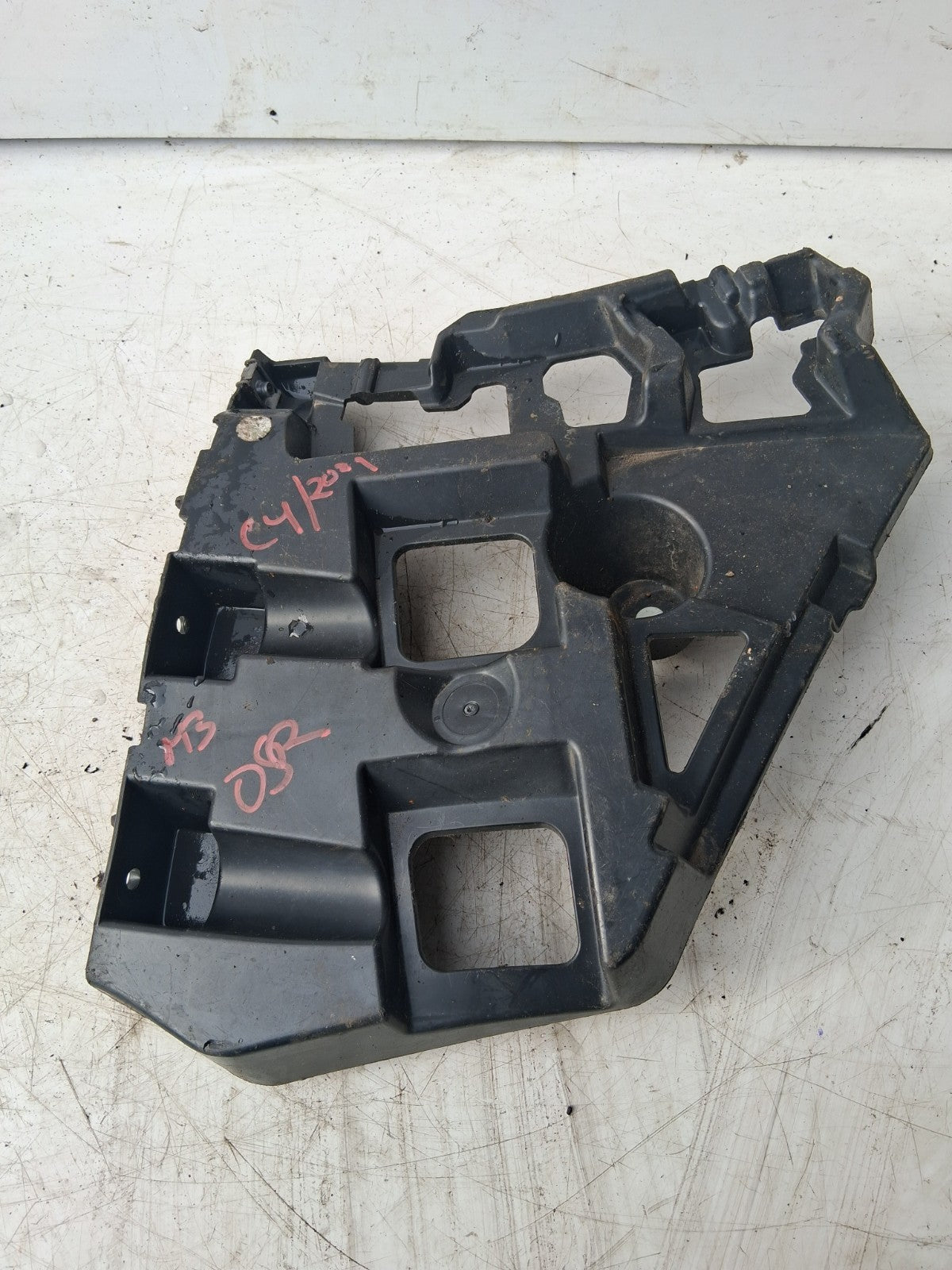 2021 CITROEN C4 OSF OFF DRIVER RIGHT SIDE FRONT BUMPER BRACKET 9830714280
