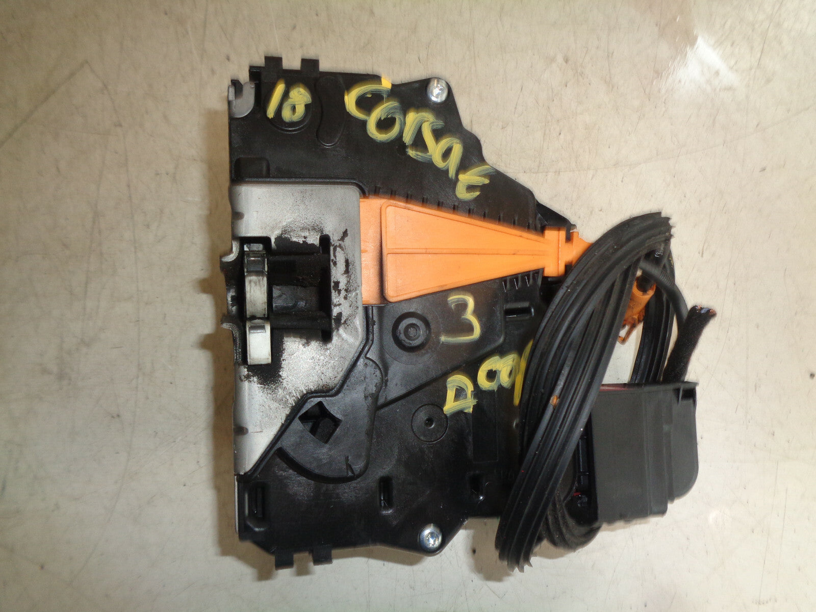 VAUXHALL CORSA E 2018 3 DOOR OS DRIVER SIDE DOOR LOCK MECHANISM 13431836