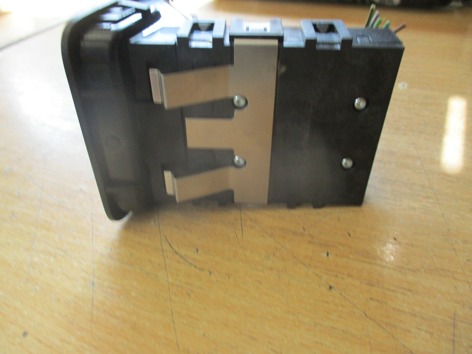 MERCEDES A CLASS W176 ELECTRONIC HAND BRAKE MODULE SWITCH A2469050451