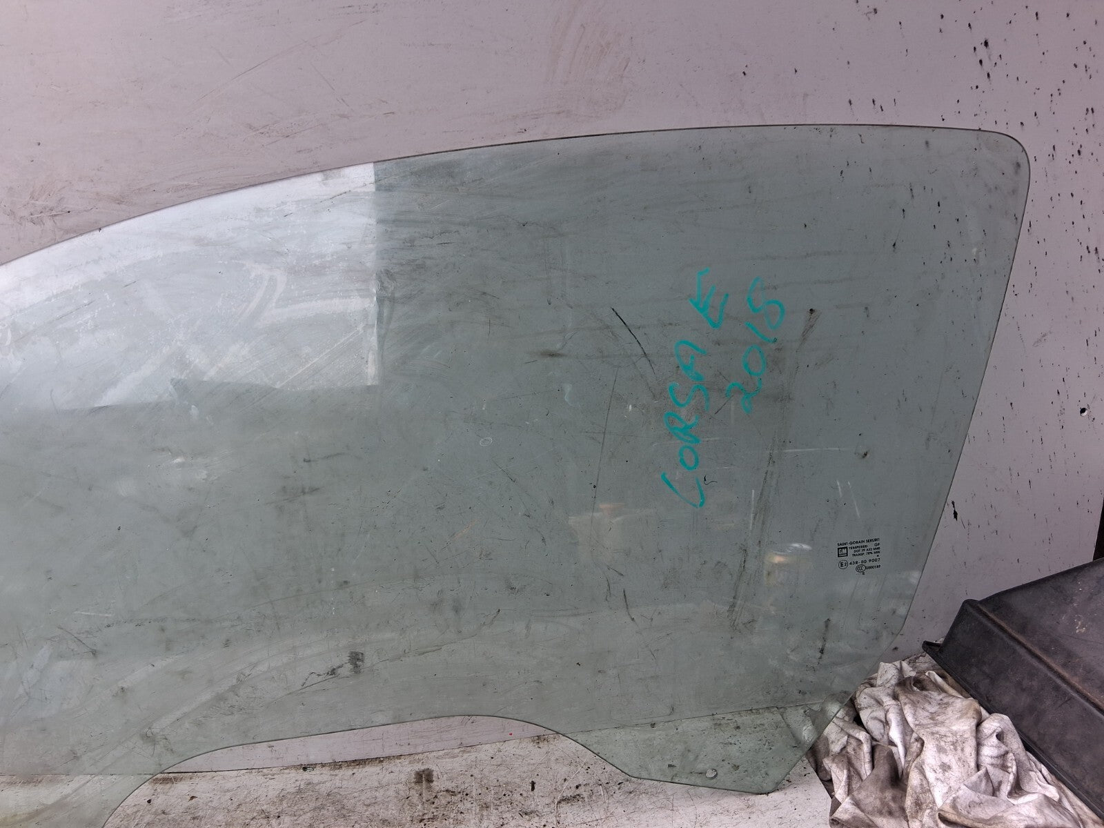VAUXHALL CORSA E 2018 NSF PASSENGER SIDE FRONT RIGHT WINDOW GLASS 43R009007