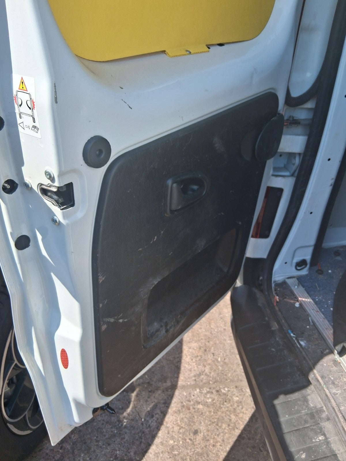 2025 RENAULT TRAFIC X82 MK3 NSR PASSENGER SIDE REAR LEFT COMPLETE DOOR WHITE