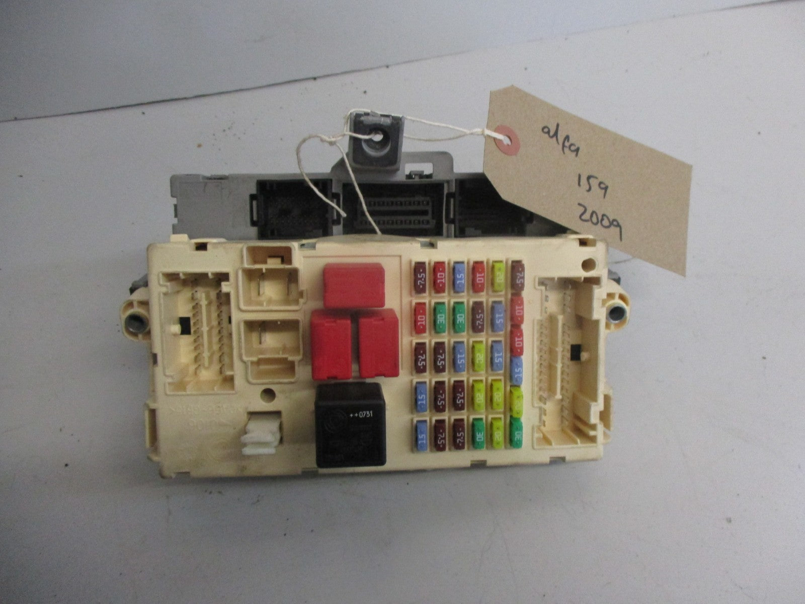 ALFA ROMEO 159 MK1 2008 2.4 JTDM ELECTRICAL FUSE RELAY BOX SWITCH BOARD 50510082
