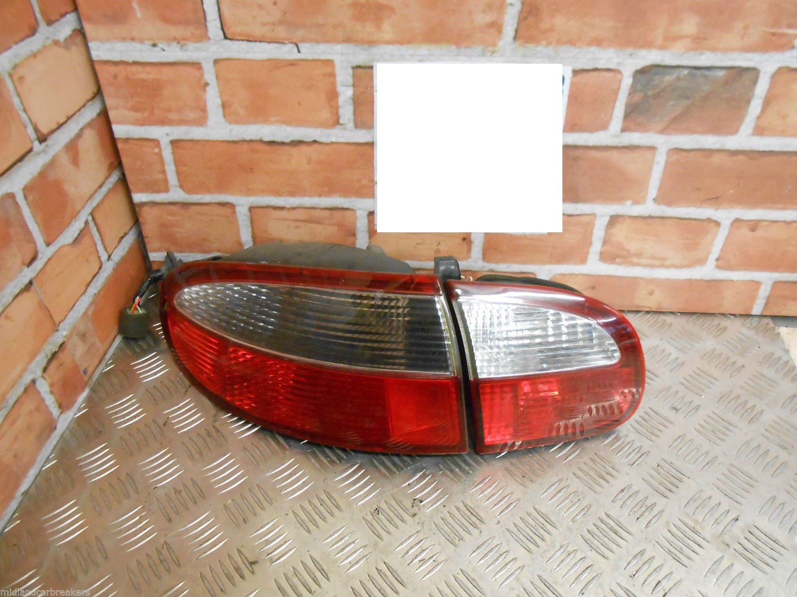 DAEWOO LANOS 2000 NSR PASSENGER SIDE REAR OTER & INNER LIGHTS PAIR