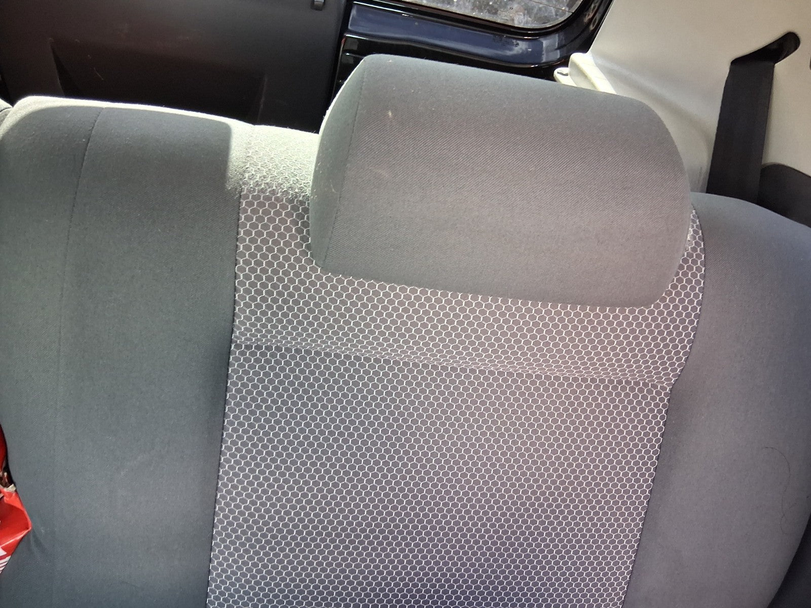 2011 VW VOLKSWAGEN FOX 3 DOOR REAR BACK SEAT FABRIC COMPLETE