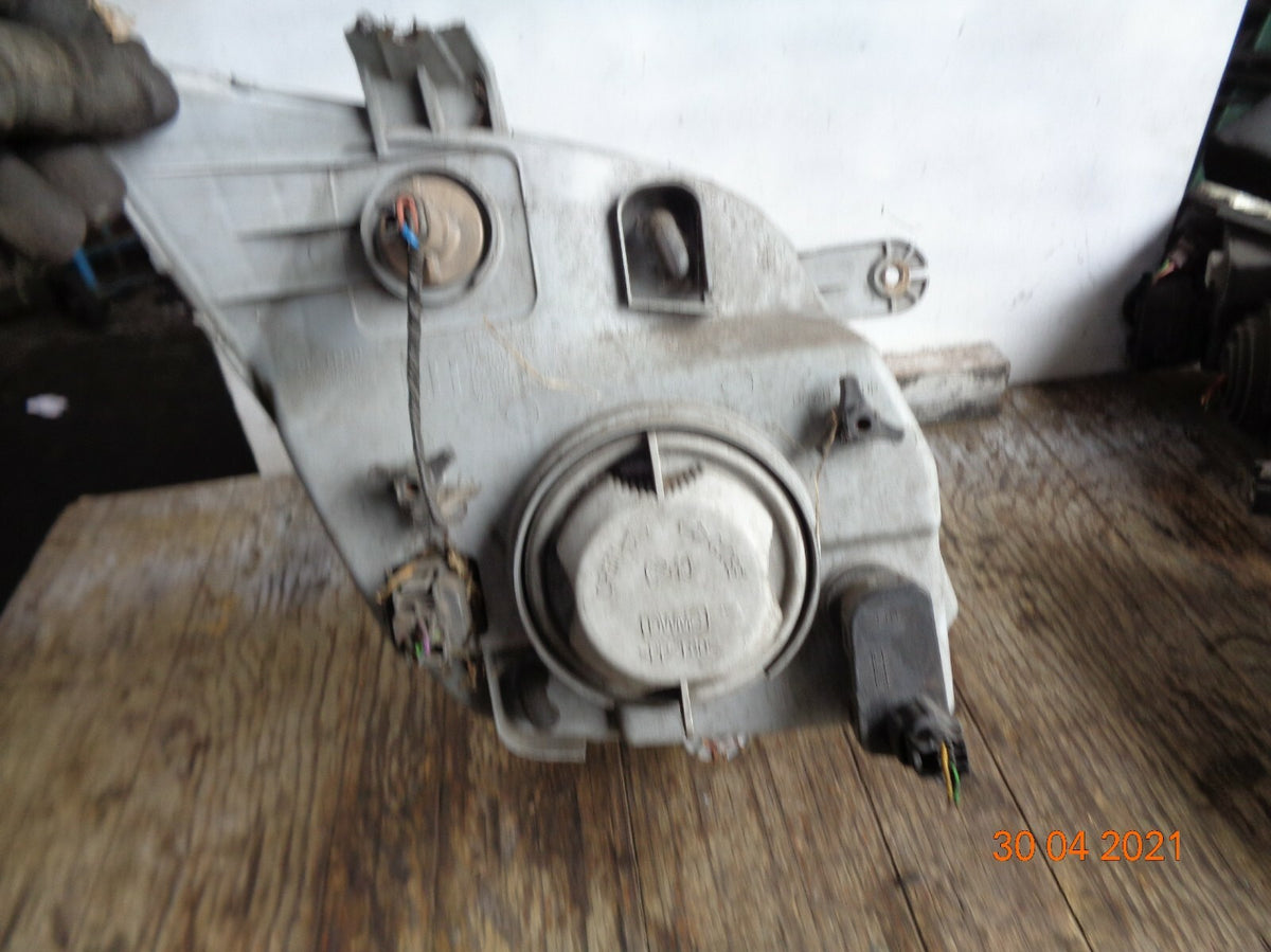 LDV MAXUS 2006 NS PASSENGER SIDE FRONT LIGHT HEADLIGHT LAMP