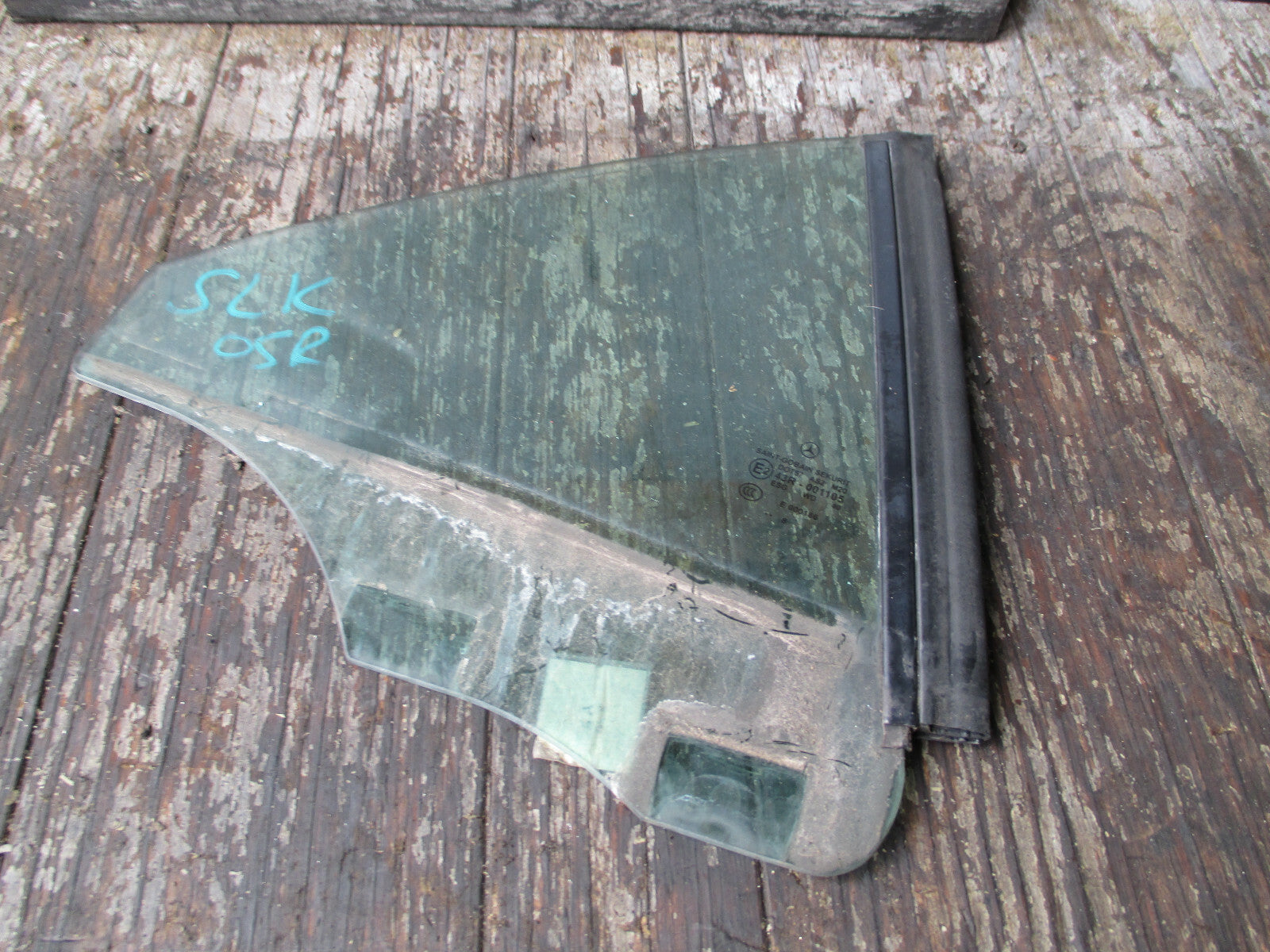 MERCEDES BENZ SLK R171 2010 OSR DRIVER SIDE REAR QUARTER WINDOW GLASS