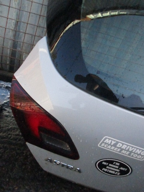 VAUXHALL ASTRA J 2012 REAR COMPLETE TAILGATE BOOTLID SEASHELL MET Z187 DENTED