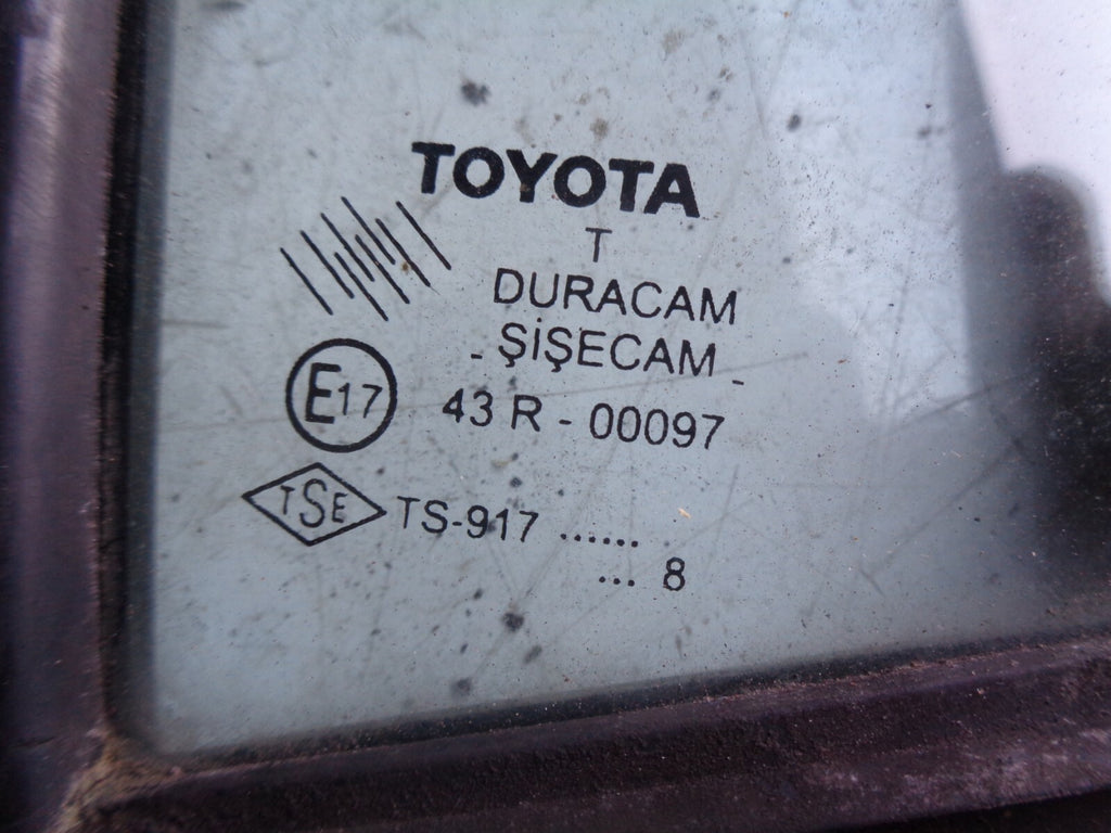 TOYOTA AURIS OSR DRIVER SIDE REAR QUARTER GLASS