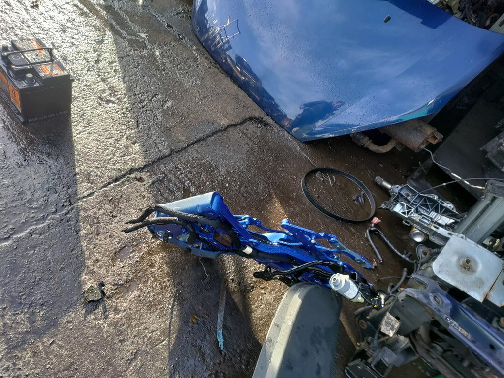 2015 RENAULT MEGANE 1.6 DIESEL BOOT ROOF HINGE MECHANISM