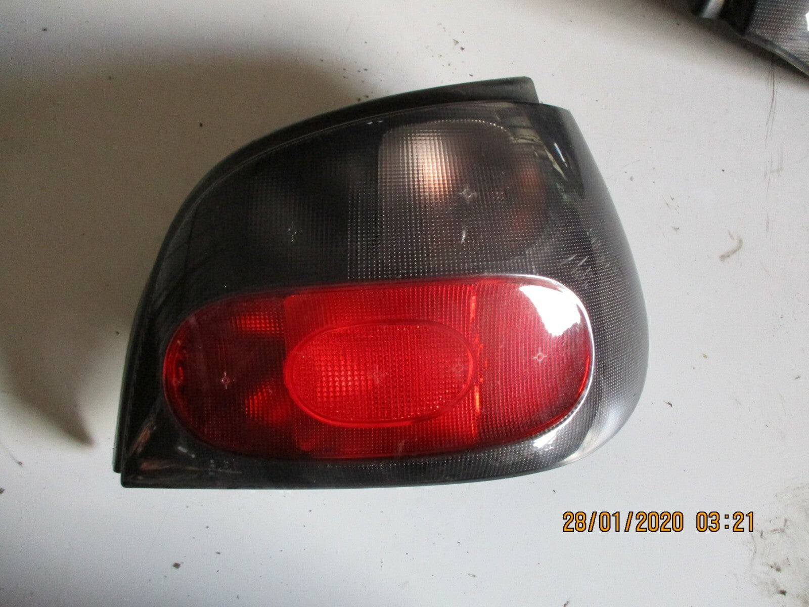 RENAULT MEGANE MK1 1996 OSR DRIVER RIGHT SIDE REAR TAIL LIGHT