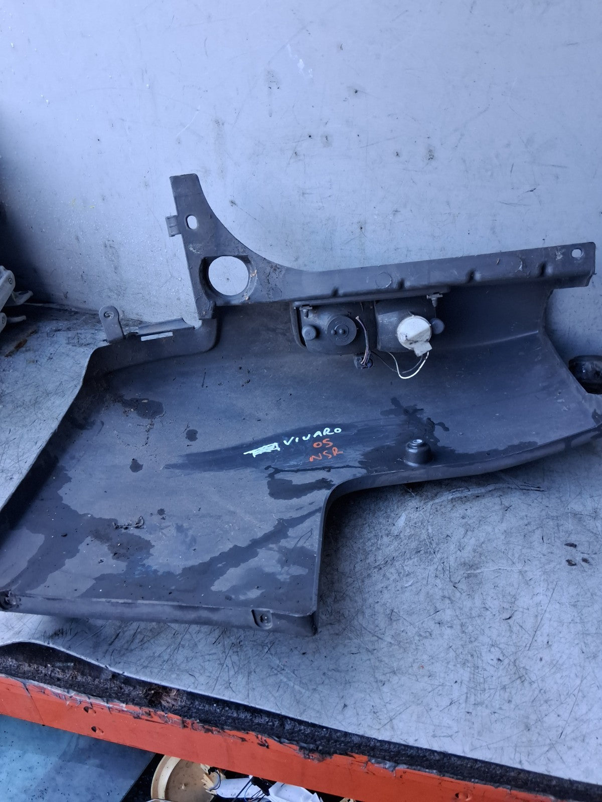 2005 VAUXHALL VIVARO NSR PASSENGER SIDE REAR BUMPER CORNER 7700313231