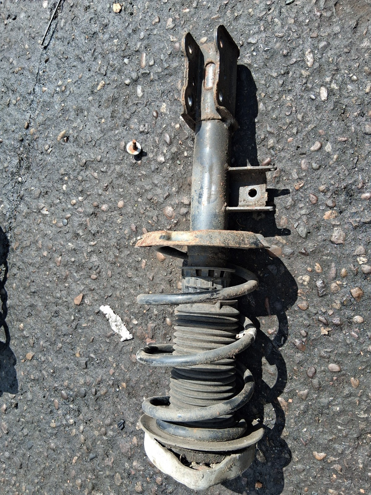 2016 MERCEDES BENZ CLA C117 NSF PASSENGER FRONT LEFT SUSPENSION LEG A1763202238