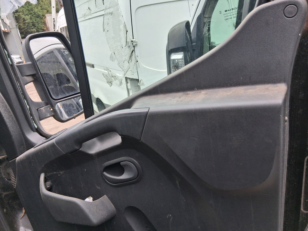 2021 NISSAN NV400 MK1 OSF DRIVER SIDE FRONT RIGHT DOOR CARD PANEL