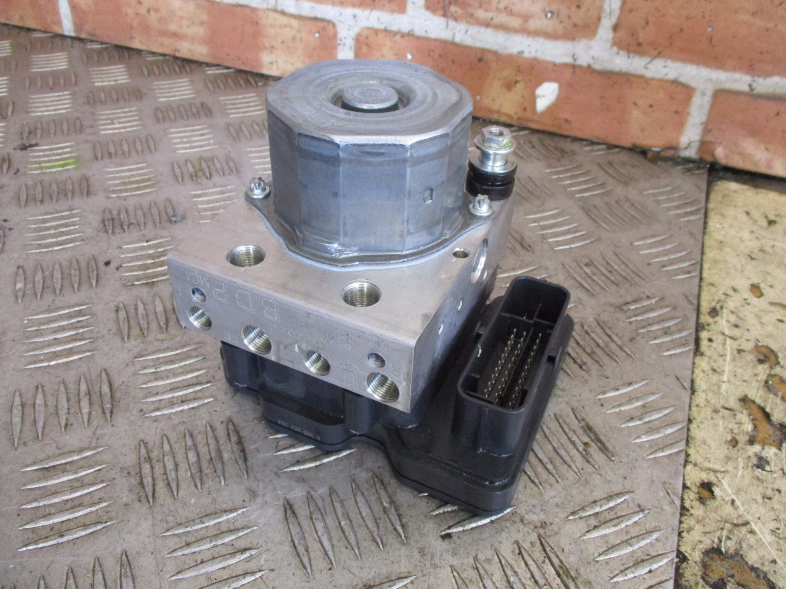 VAUXHALL CORSA E 2017 1.4 PETROL ABS BRAKE PUMP 2265106516 0265956292 BDP