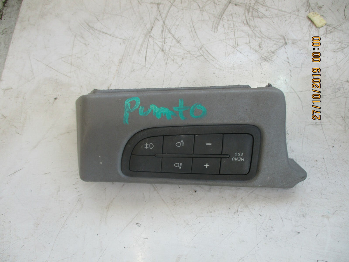 FIAT GRANDE PUNTO 199 CENTRE CONSOLE HEADLIGHT CONTROL SWITCHES UNIT