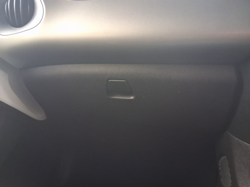 2018 CITROEN C1 FLAIR MK2 DASHBOARD GLOVE BOX STORAGE COMPARTMENT