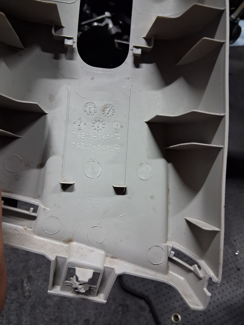 2022 SUZUKI VITARA MK4 OS DRIVER SIDE PILLAR B TRIM COVER 7621154P1