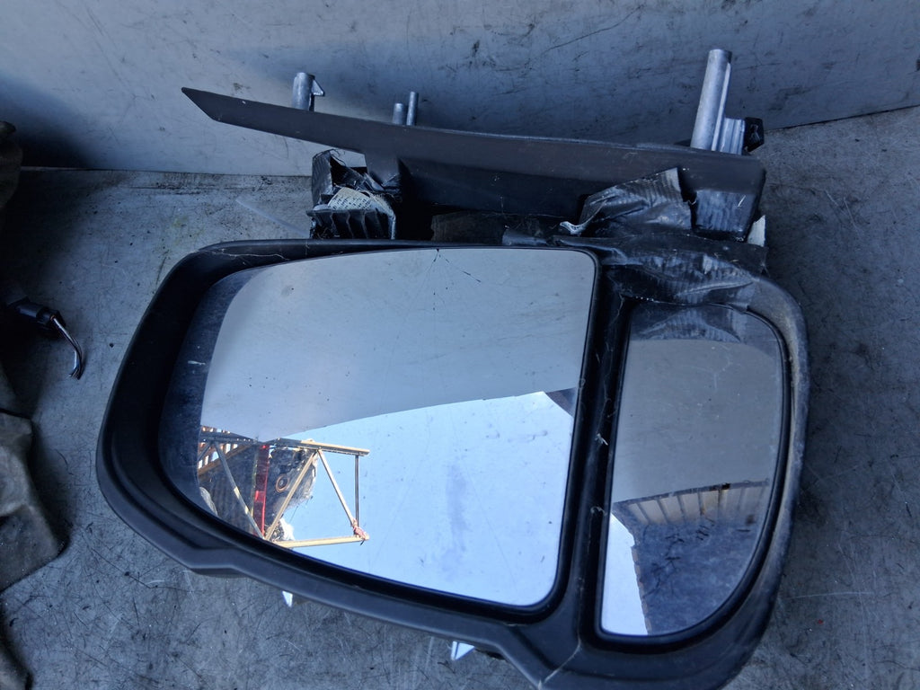 2021 PEUGEOT BOXER MK3 NS PASSENGER SIDE FRONT LEFT ELECTRIC WING MIRROR DAMAGED