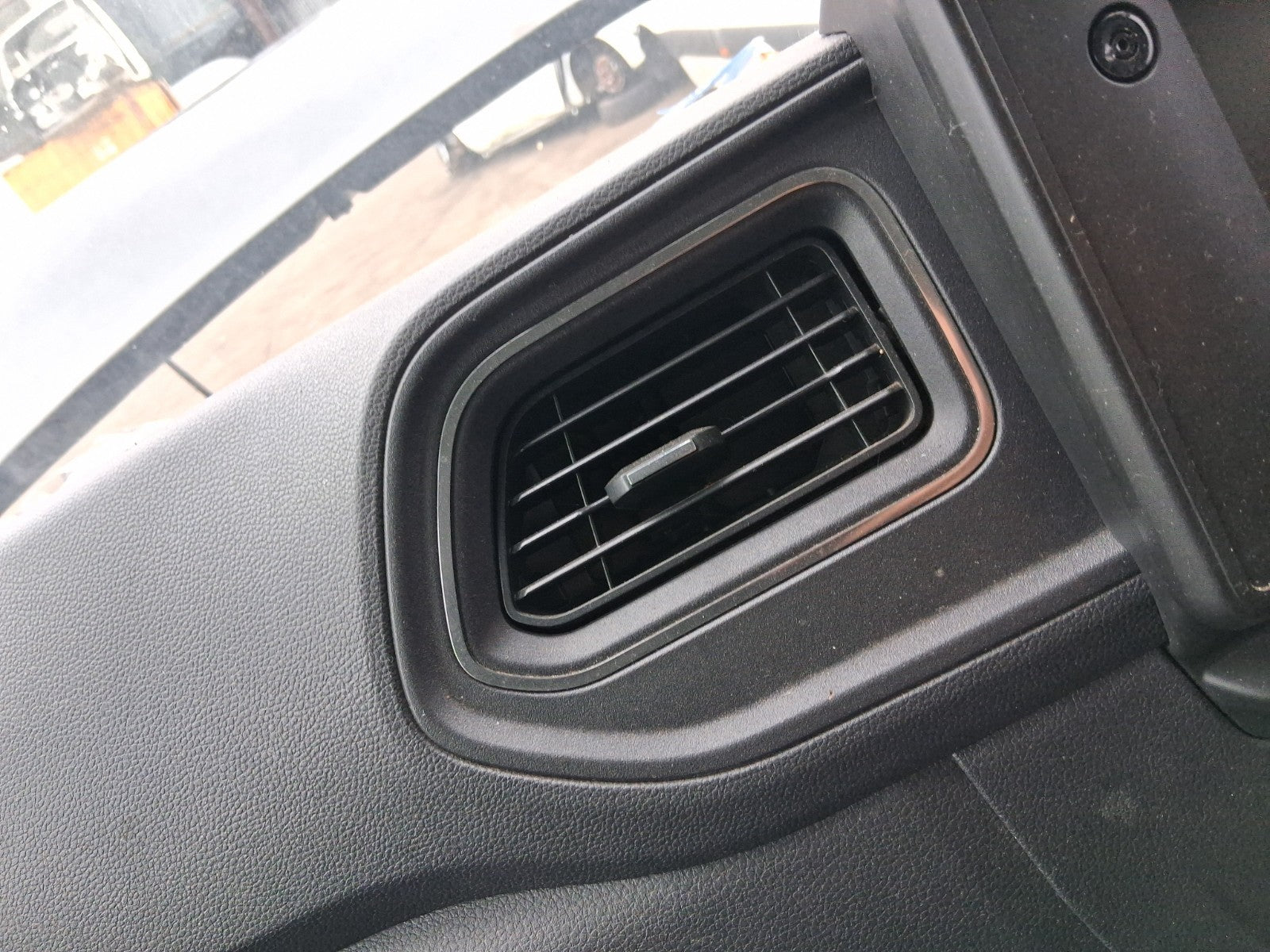 2021 NISSAN NV400 MK1 FRONT DASHBOARD CENTRE BOTH AIR VENTS