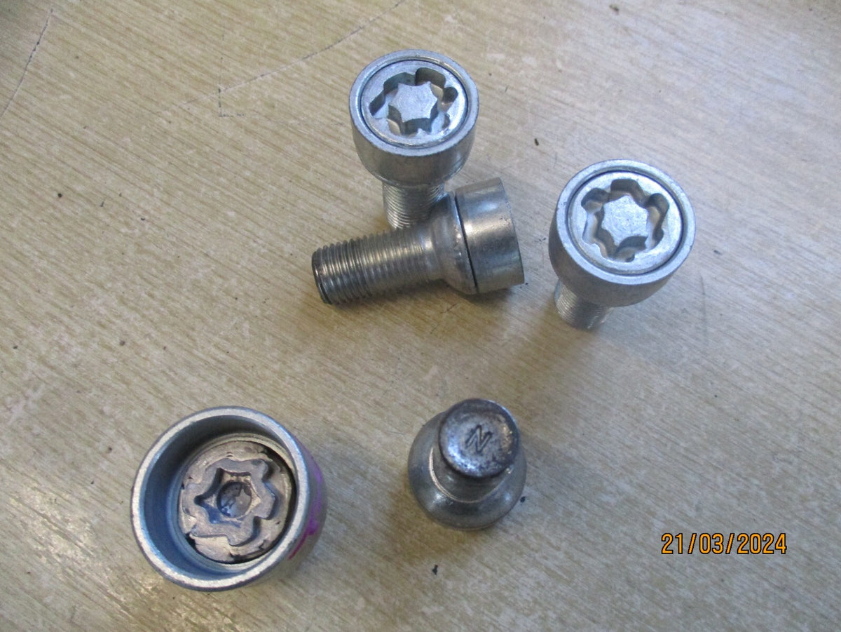 VW VOLKSWAGEN T CROSS 2023 LOCKING WHEEL NUT & KEY SET