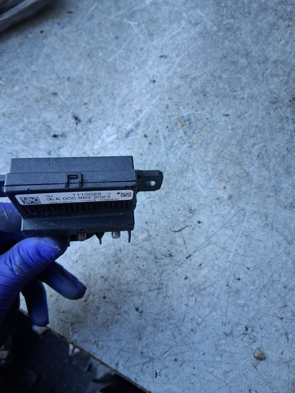 MERCEDES C CLASS BATTERY RELAY MODULE A0009822023