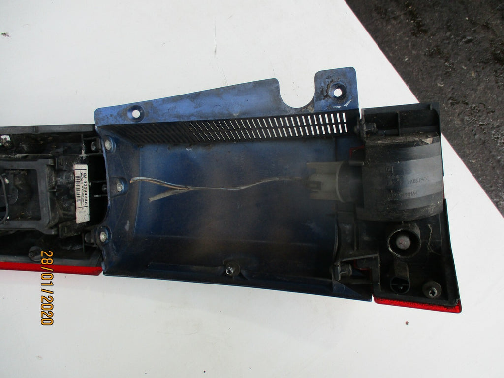 VAUXHALL MERIVA A MK1 2005 OSR DRIVER SIDE REAR BRAKE LIGHT TRIM BLUE 93294346