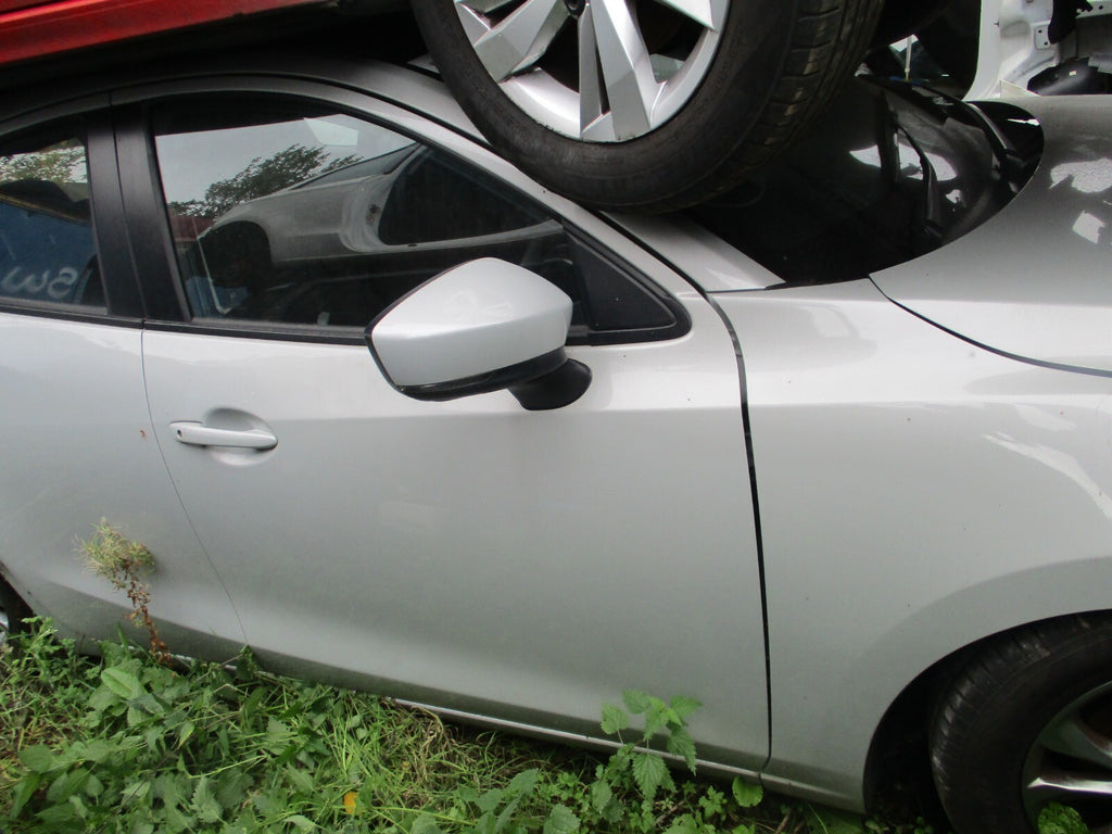 2023 MAZDA 2 MK3 DJ OSF DRIVER SIDE FRONT WINDOW GLASS DROP PANEL