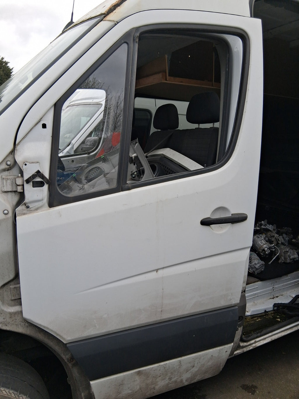 2016 MERCEDES SPRINTER MK2 W906 NSF PASSENGER SIDE FRONT LEFT BARE DOOR WHITE